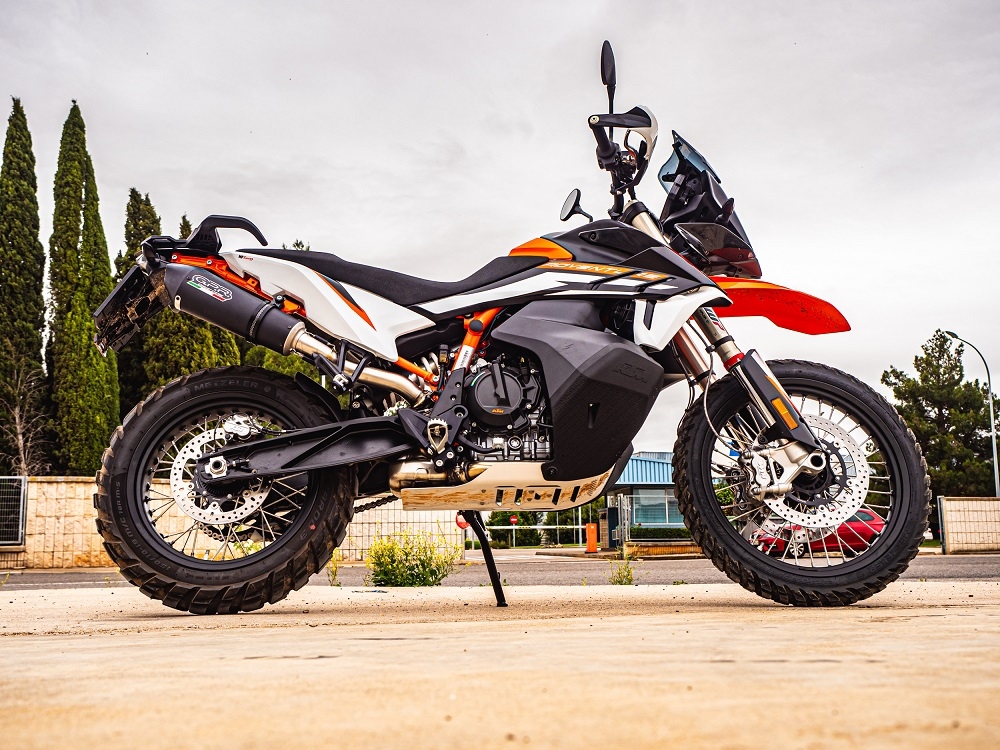 Escape compatible con Ktm Adventure 890 2020-2024, GP Evo4 Black Titanium, Escape legal, homologado, silenciador con db killer desmontable y tubo de conexión específico 