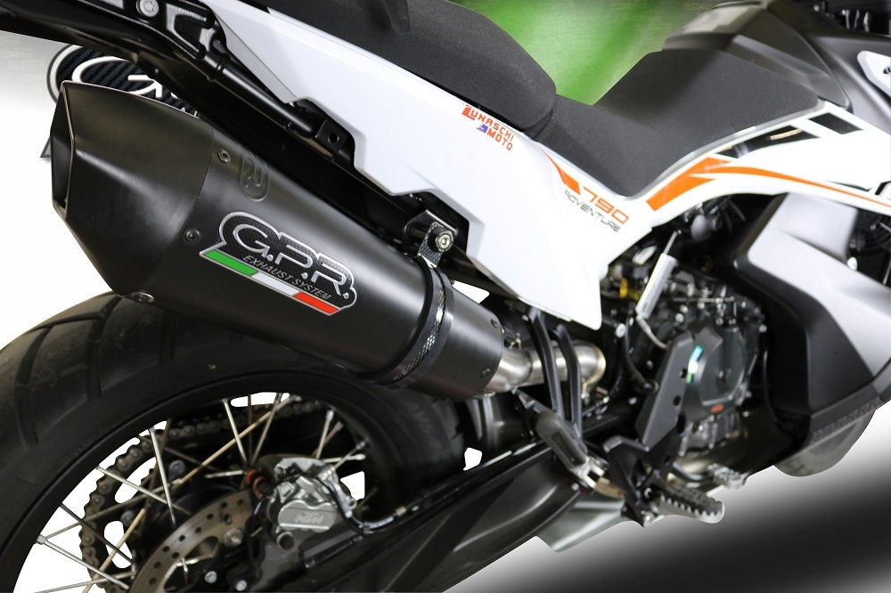 Escape compatible con Ktm Adventure 790 2021-2024, GP Evo4 Black Titanium, Escape legal, homologado, silenciador con db killer desmontable y tubo de conexión específico 