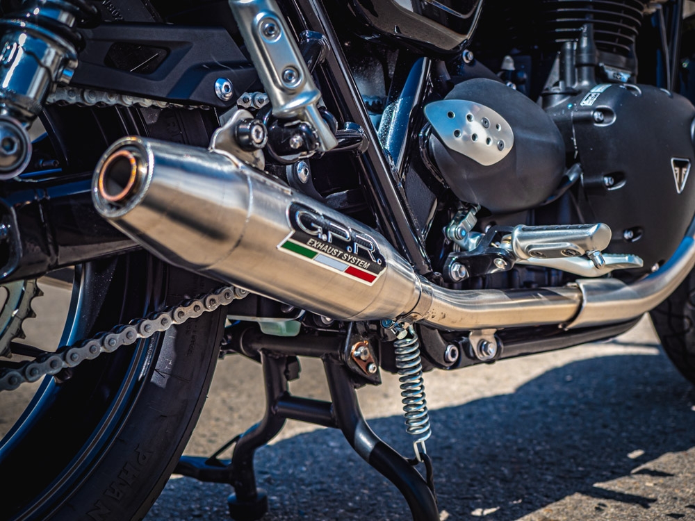 Escape compatible con Triumph Street Twin 900 2020-2021, Deeptone Inox, Par de terminales de escape homologados, con db killer extraíbles y tubos de conexión específicos 