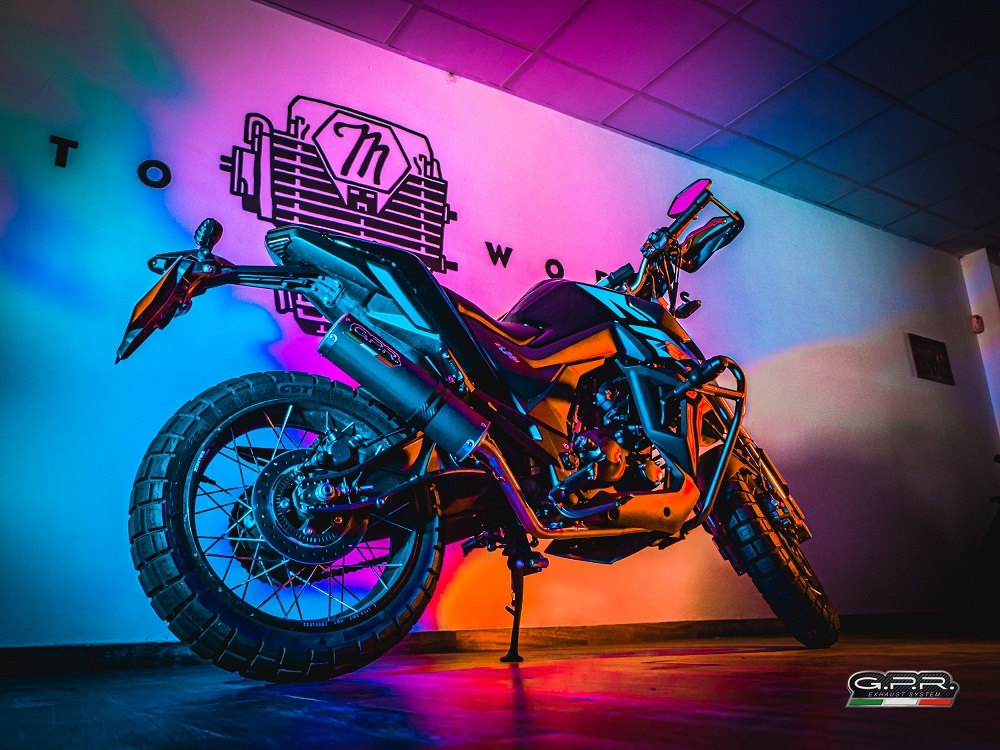 GPR escape compatible con  Zontes Gk 125 2022-2024, M3 Black Titanium, Escape completo homologado y legal,con catalizador incluido db killer extraíble 