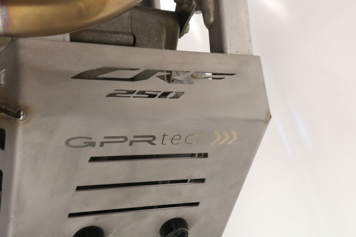 GPR TECH compatible con  Benelli Trk 502 X 2021/2024 e5 Protección del motor en titanio 