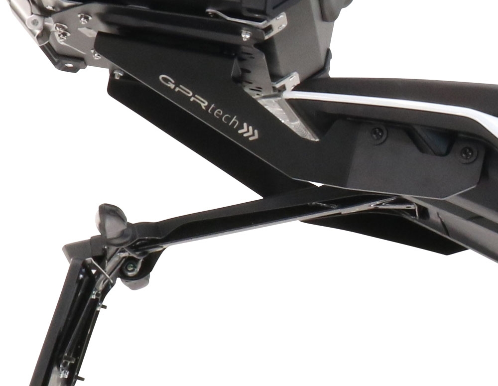 Baúl GPR TECH compatible con  Ktm Duke 250 2021/2023 e4 Baúl Alpi-Tech en aluminio color plata, incluye portaequipajes específico de aluminio y placa especifica de acero. Capacidad Litros 45