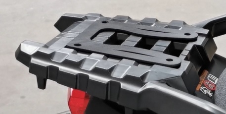 Baúl GPR TECH compatible con  Suzuki V-Strom Dl 650 2021/2024 e5 Baúl Alpi-Tech en aluminio, color negro con placa específica incluida Capacidad Litros 35