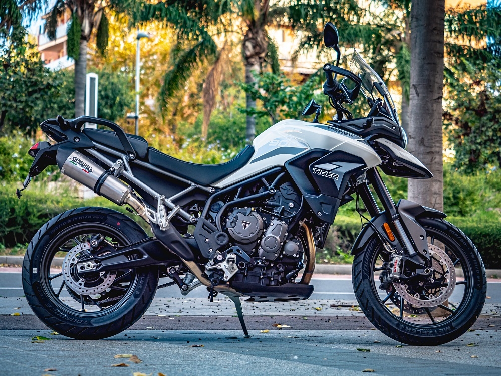 Escape compatible con Triumph Tiger 900 2020-2023, GP Evo4 Titanium, Escape legal, homologado, silenciador con db killer desmontable y tubo de conexión específico 