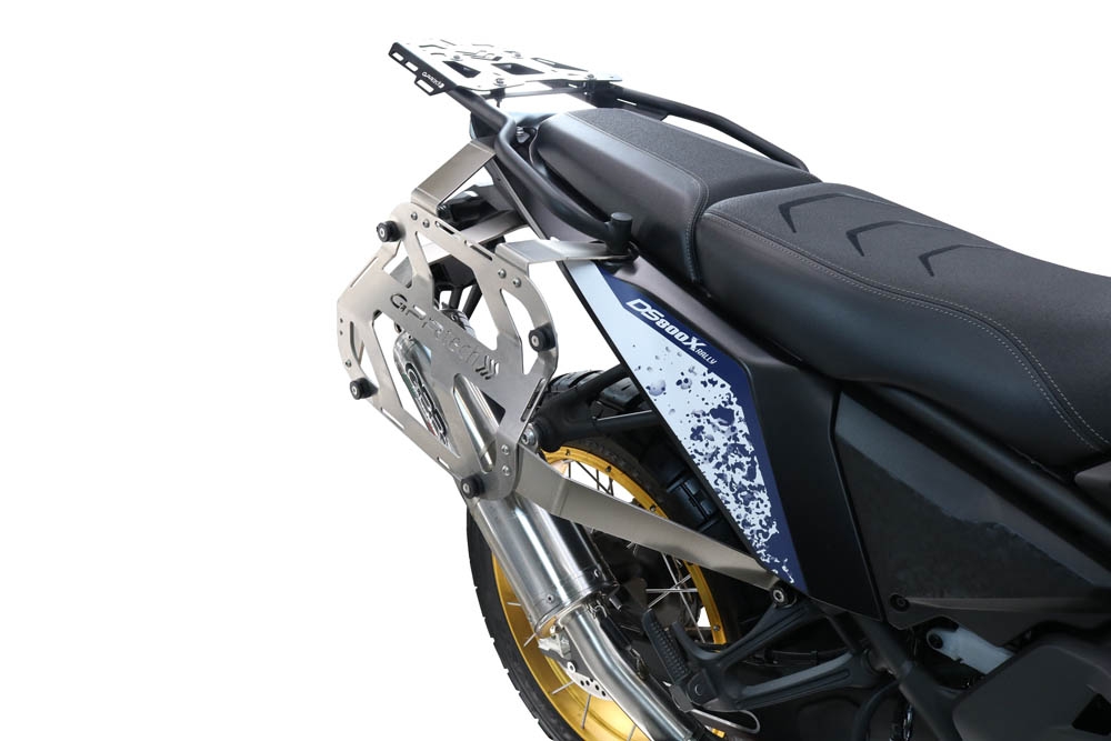 GPR TECH compatible con  Voge DS 800 Rally 2025/2026 Par de maletas laterales en aluminio con lado derecho contorneado, color plata con portaequipajes específico TECH-EVO  Capacidad 38 LT. + 32 LT.