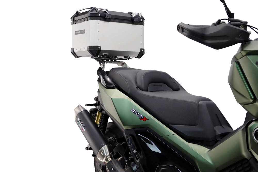 Baúl GPR TECH compatible con  Voge SR 450 X 2026/2027 e5 plus Baúl Alpi-Tech en aluminio color plata, incluye portaequipajes específico de aluminio y placa especifica de acero. Capacidad Litros 35