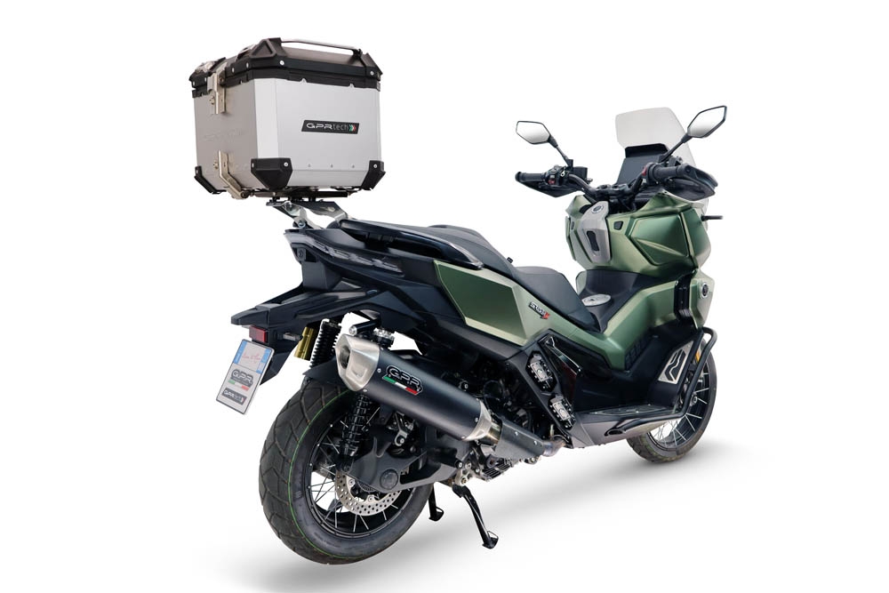 Baúl GPR TECH compatible con  Voge SR 450 X 2026/2027 e5 plus Baúl Alpi-Tech en aluminio color plata, incluye portaequipajes específico de aluminio y placa especifica de acero. Capacidad Litros 26