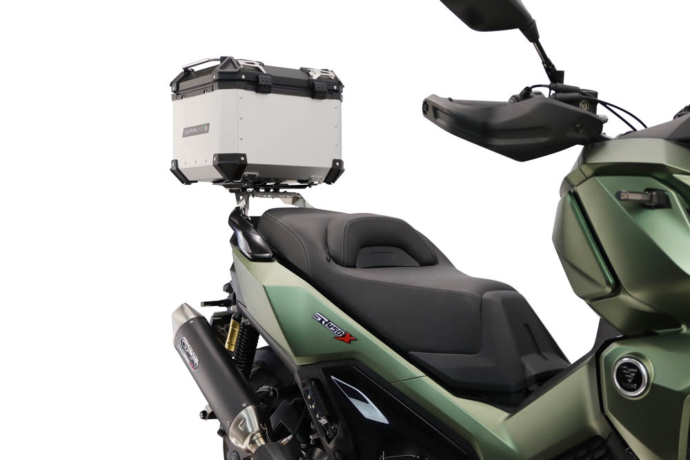 Baúl GPR TECH compatible con  Voge SR 450 X 2026/2027 e5 plus Baúl Alpi-Tech en aluminio color plata, incluye portaequipajes específico de aluminio y placa especifica de acero. Capacidad Litros 26