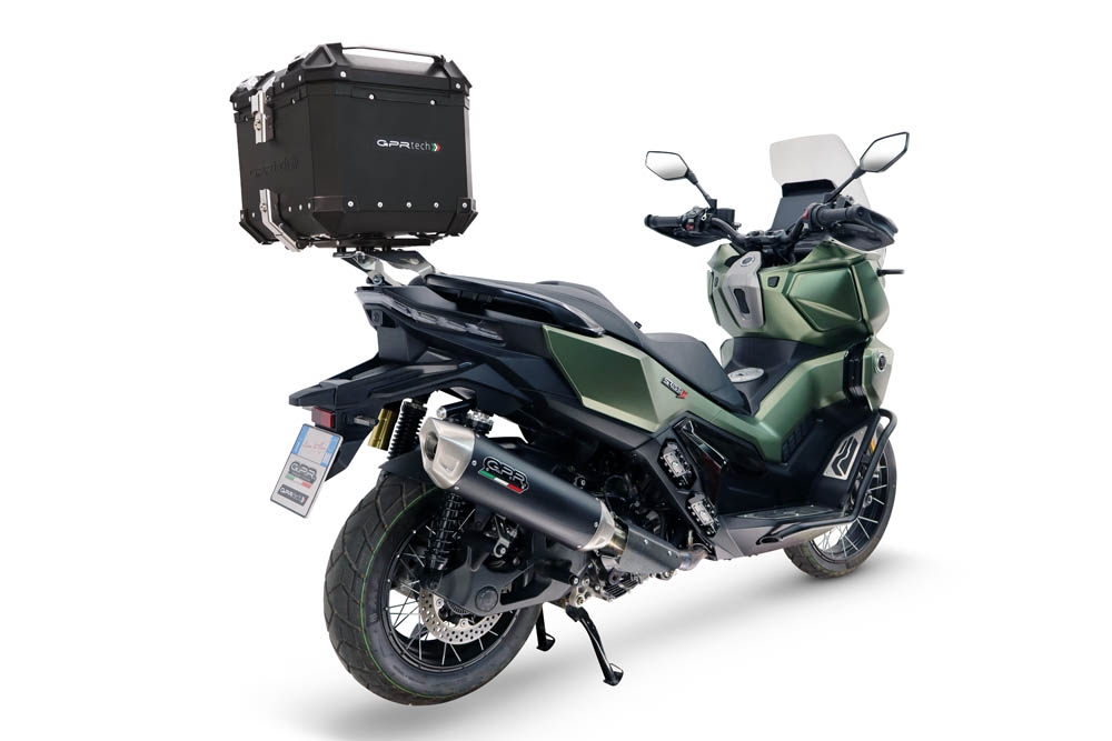 Baúl GPR TECH compatible con  Voge SR 450 X 2026/2027 e5 plus Baúl Alpi-Tech en aluminio color plata, incluye portaequipajes específico de aluminio y placa especifica de acero. Capacidad Litros 26