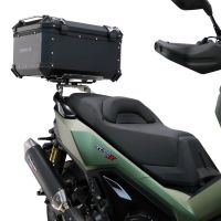 Baúl GPR TECH compatible con  Voge SR 450 X 2026/2027 e5 plus Baúl Alpi-Tech en aluminio color plata, incluye portaequipajes específico de aluminio y placa especifica de acero. Capacidad Litros 45